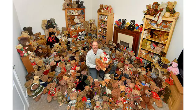 Huw Smith and His 600 Teddy Bears