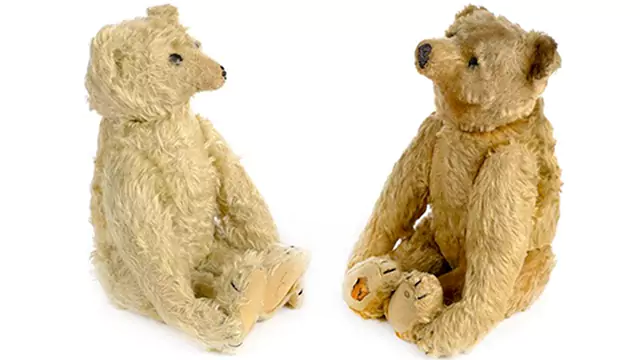 Rare Steiff Rod Bears At Auction