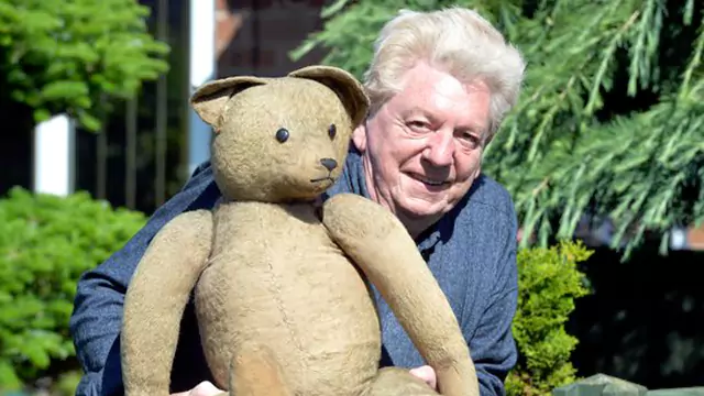 Tom Matthews and WW2 Steiff Bear